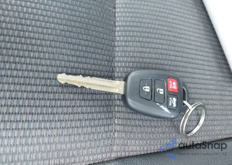 2015 Toyota Corolla S Plus z USA, uszkodzony, nr VIN 2T1BURHE7FC367459